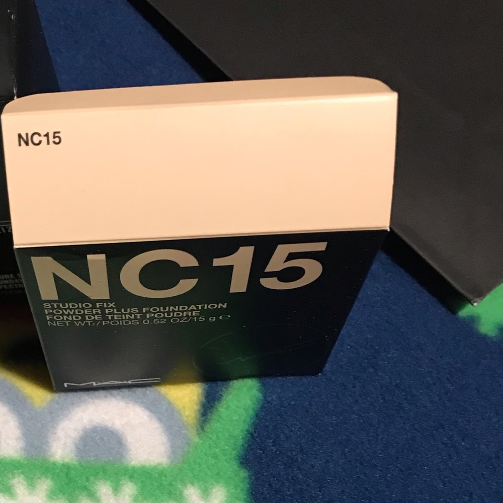 NC15  Mac studio fix powder plus foundation NEW